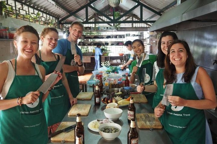 Hanoi Cooking Class- Free Train Street