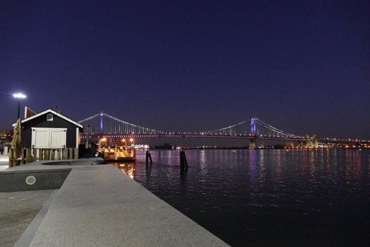 Philly By Night Double Decker Bus Tour