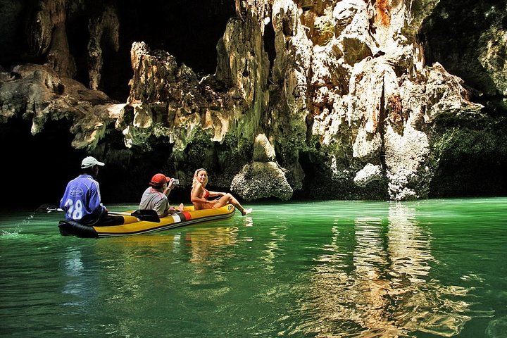 Hong by Starlight: Sea Cave Kayaking and Loy Krathong Floating