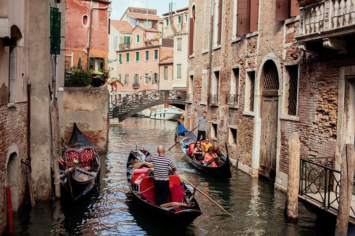 Highlights & Hidden Gems With Locals: Best of Venice Private Tour
