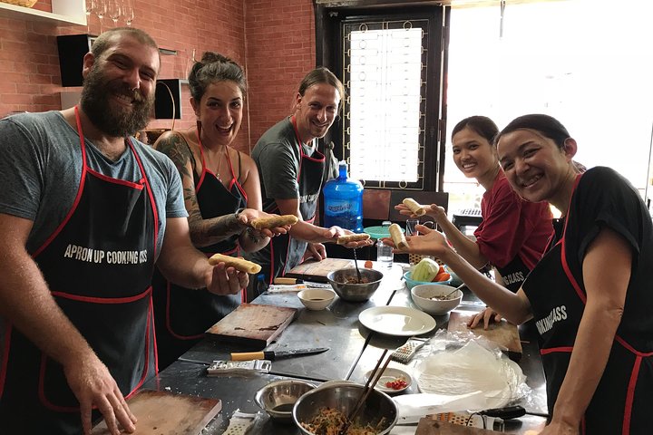 5 Traditional Dishes Hanoi Cooking Class with Market Trip