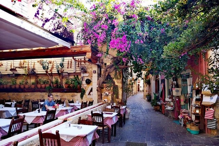 Chania old town and around private tour (price per group of 6)