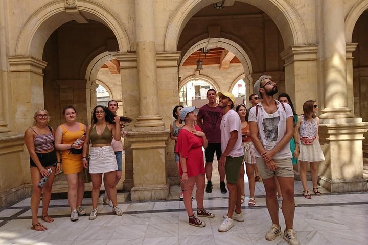 Best of Heraklion (Knossos & Arch. Museum with City Tour)