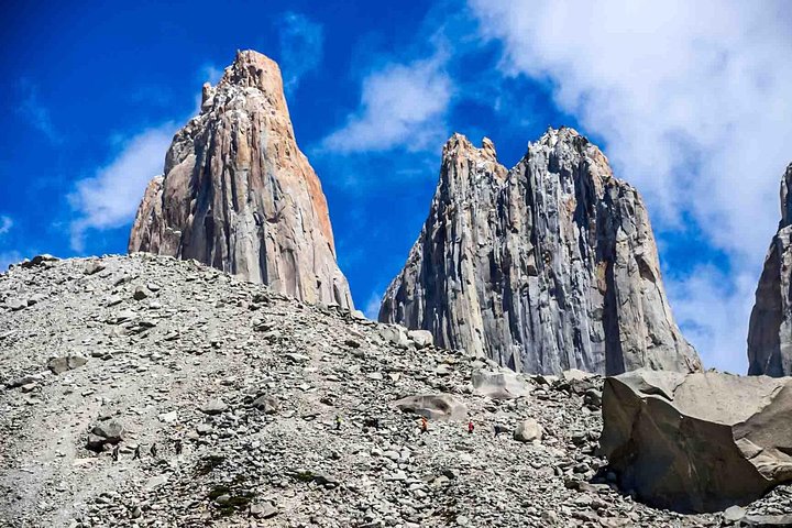 Trekking Full Day Base Torres del Paine (Minimum 2 pax)