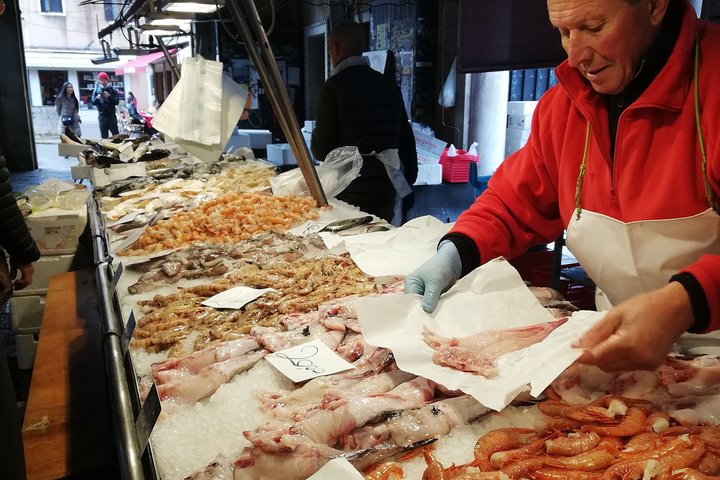 Rialto Market & Seafood Cooking Class in Murano