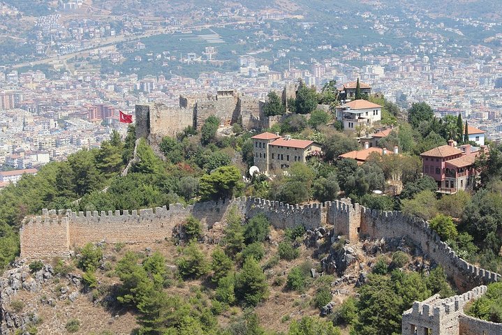 Private Walking Tour of Alanya's Most Beautiful Historic Sites