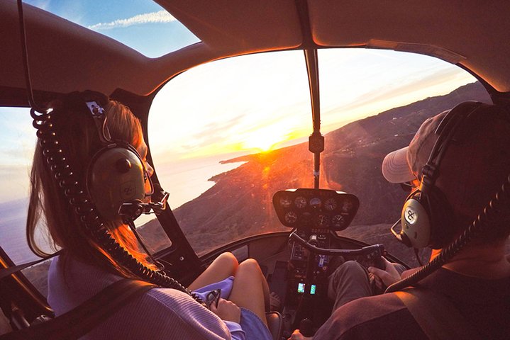 Hollywood and Beaches 50-Minute Helicopter Tour