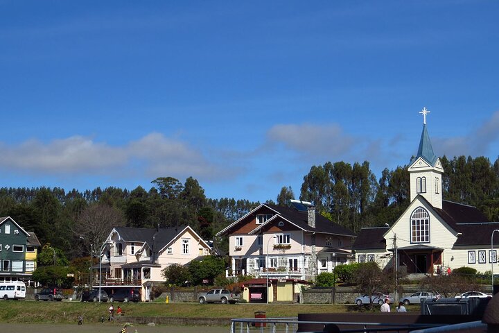 Lake Llanquihue Villages Tour from Puerto Varas/Montt