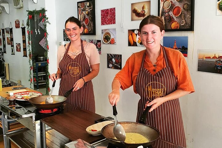 Thai Cooking Class with Market Tour in Phuket by VJ