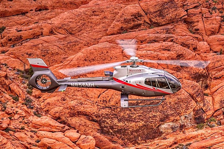 Red Rock Canyon Helicopter Tour with Landing and Champagne Toast