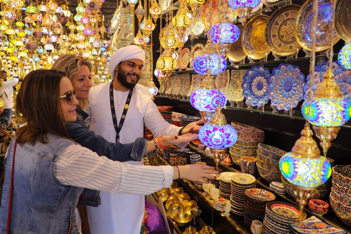Dubai: Old Town, Souks, Street Food, Guided Tour & Abra Ride