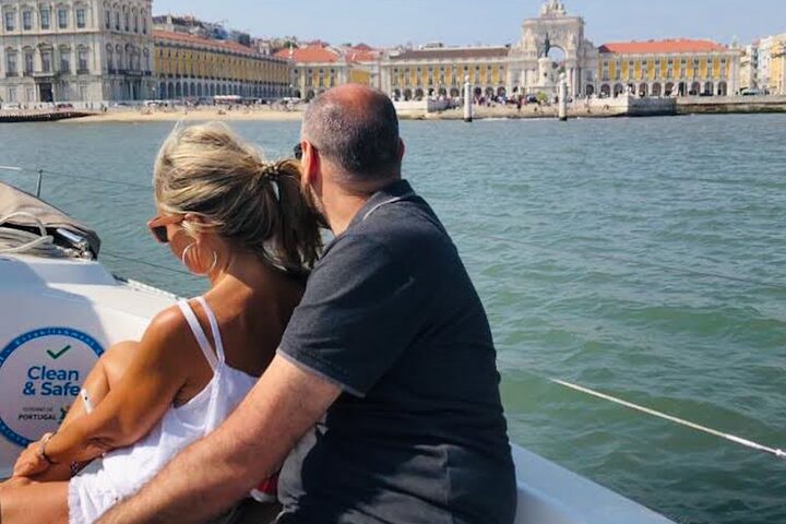 2 Hours Sailing Tour in Lisbon