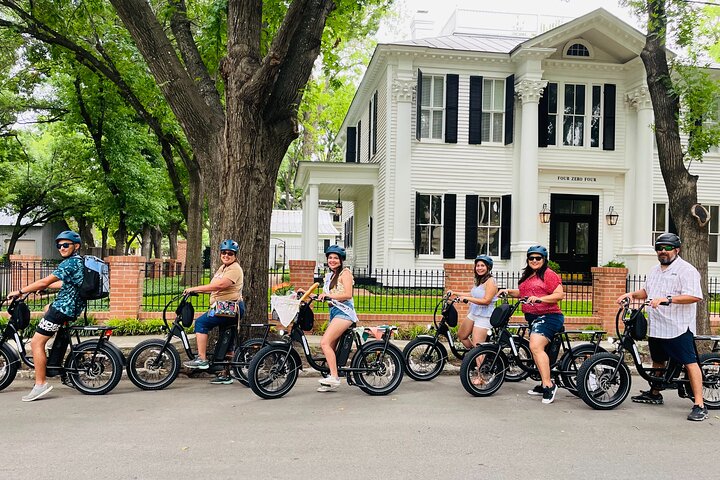 Self- guided Electric Bike Tour of Beautiful Downtown San Antonio