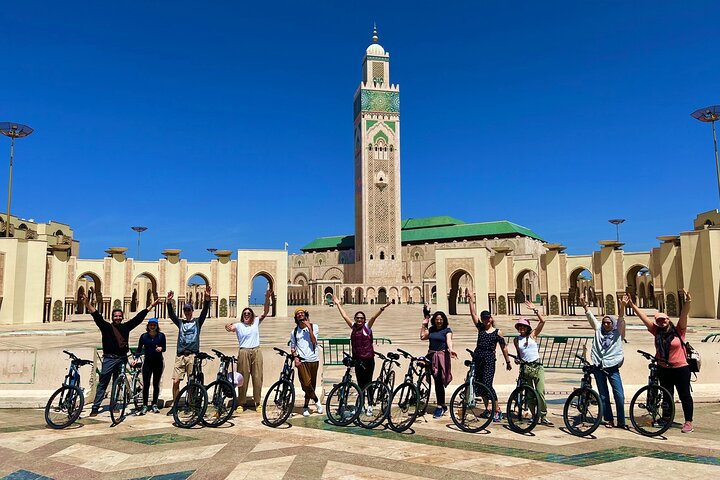 11 Km Guided Bike Tour in Lively Casablanca