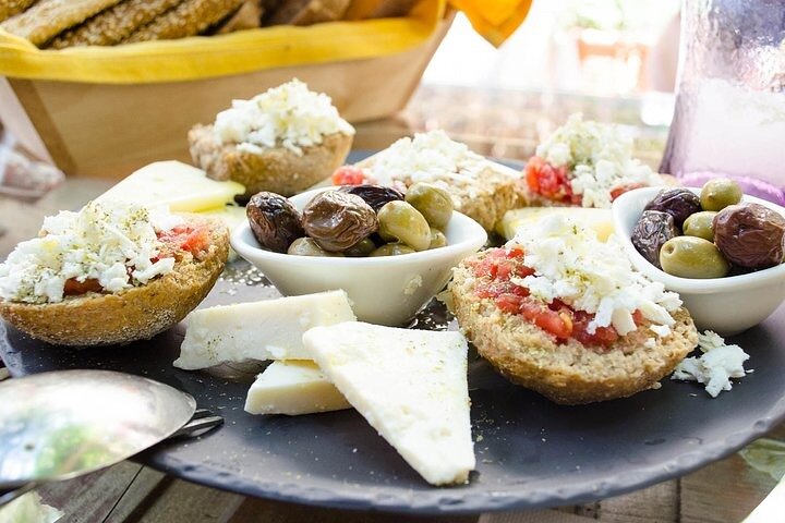 The valley of Zeus (Olive oil, wine tasting)-Knossos palace tour