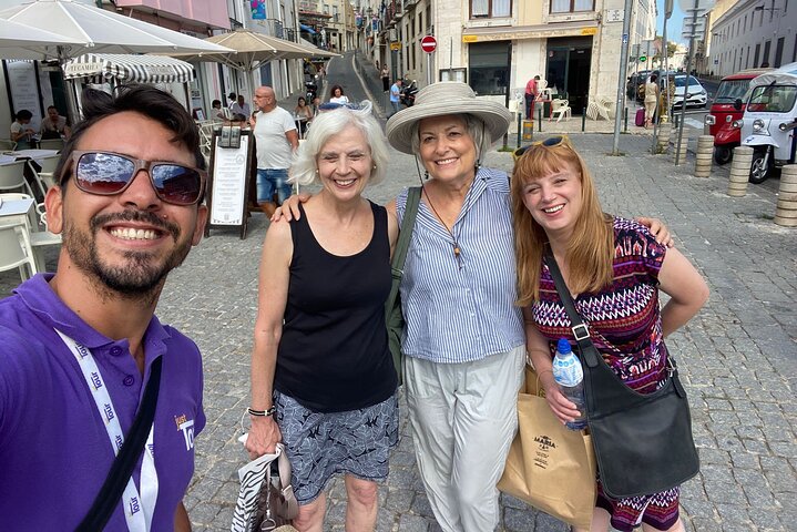 Alfama Private Tuk Tuk Tour: Lisbon’s Oldest Neighborhood (2 HRS)