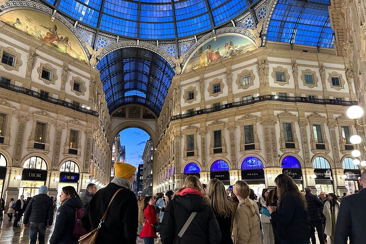 Eating Milan Street Food Tour with Guided Tasting and Sightseeing