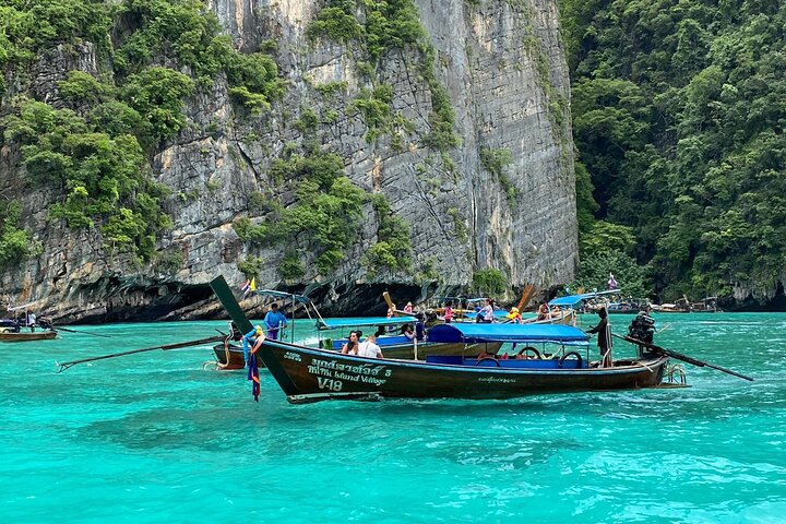 Phi Phi island Tour by Big Boat