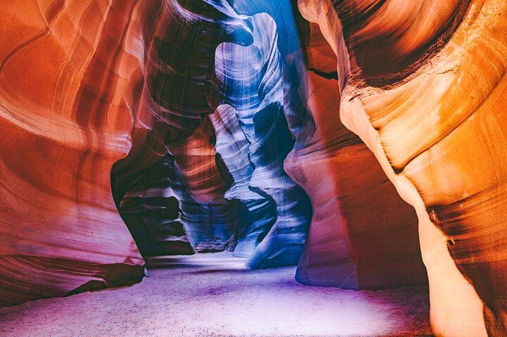4-Day Las Vegas Grand Canyon Antelope Canyon Tour from LA