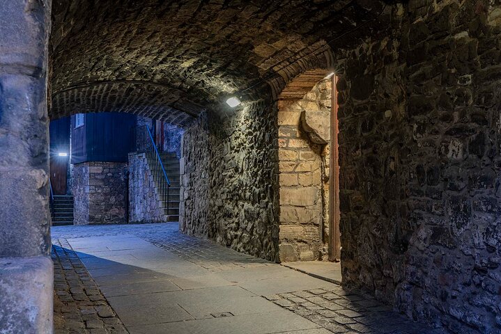 Edinburgh Ghost Tour: Mysteries, Legends and Murders