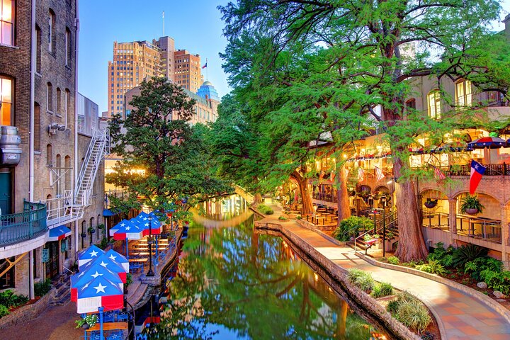 San Antonio : Private Custom Walking Tour With A Guide (Private)