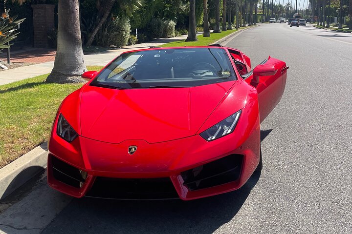 20-Minute Driving Tour: Hollywood to Sunset Blvd in a Lamborghini
