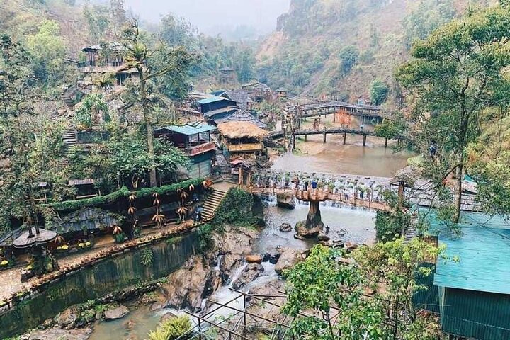 Sapa Trek 2 Days Tour from Hanoi by CABIN BUS & HOTEL OVERNIGHT