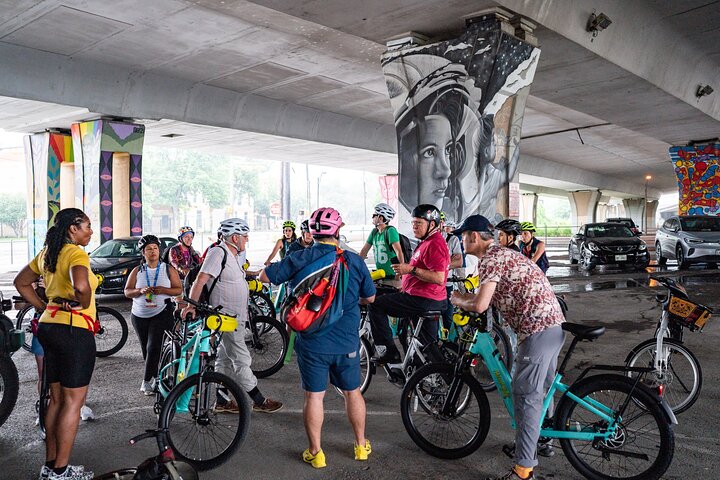 San Antonio E-Bike Tour: Murals, Street Art and Hidden Gems