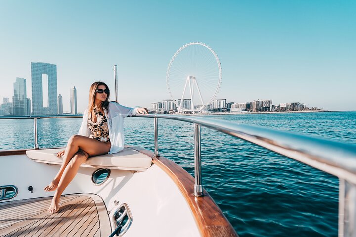 1 HR - Dubai Marina Luxury Yacht Tour
