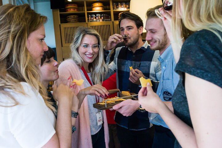 Amsterdam : Guided Cultural Food Tour