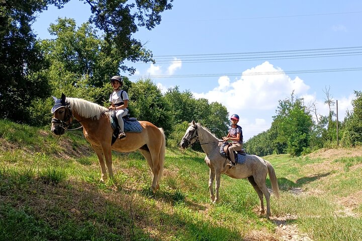 1 hour horseback ride in Valgraziosa Pisa