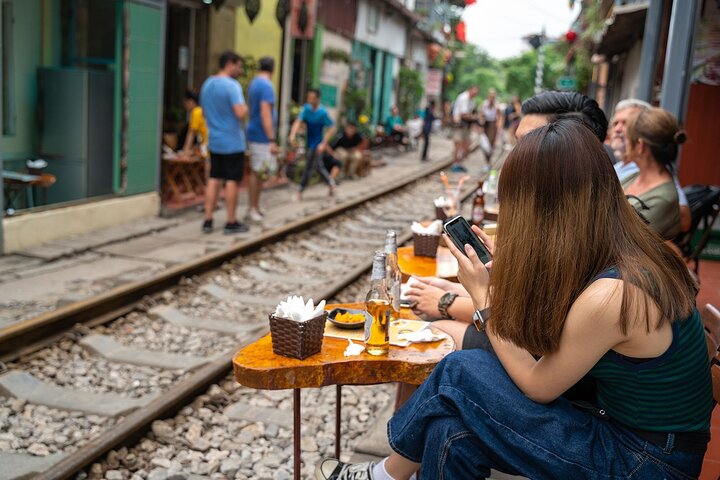 Hanoi City Tour: Private Half-Day Customized with Train Street