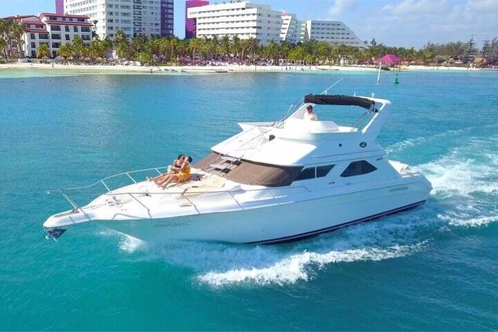 Isla Mujeres snorkeling tour on Exclusive 46ft Yacht in Cancun
