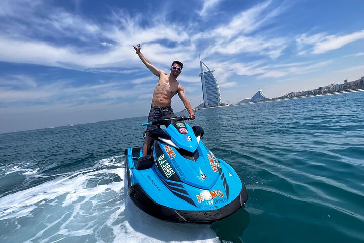30-Min Jet Ski Tour: English Breakfast, Burj Al Arab View Bliss