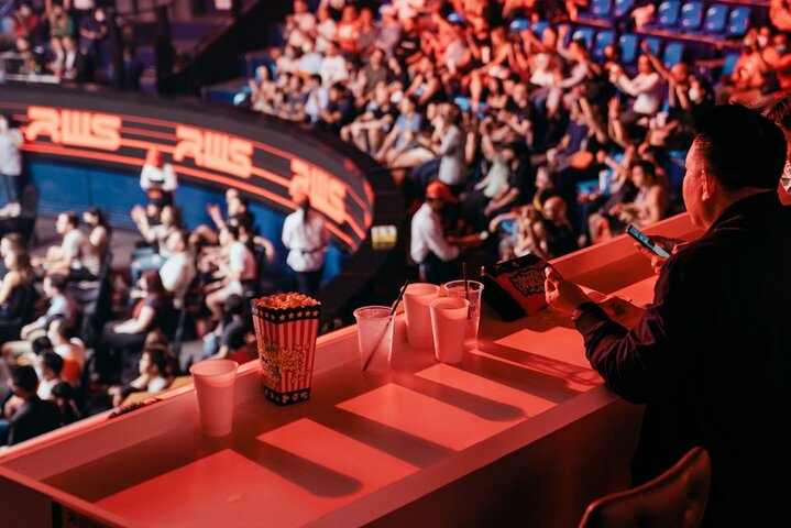 Muay Thai Boxing Show with Ringside Seats at Rajadamnern Stadium