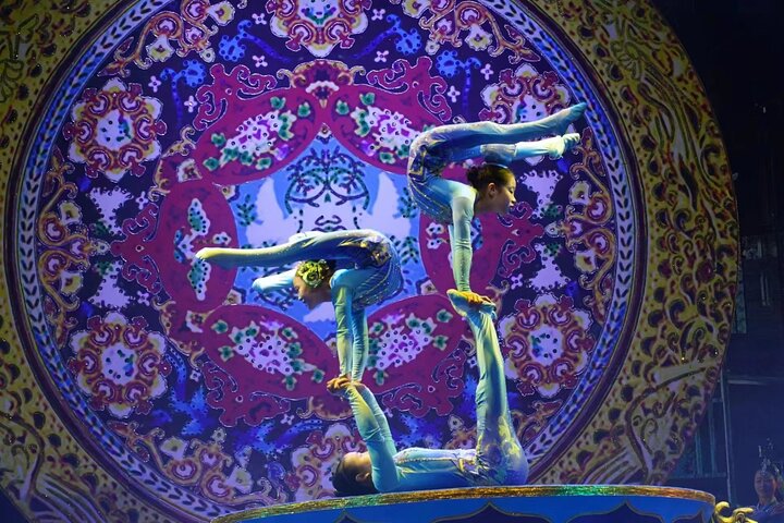 Beijing Acrobatic Show in Red Theater with Guide and Transfer