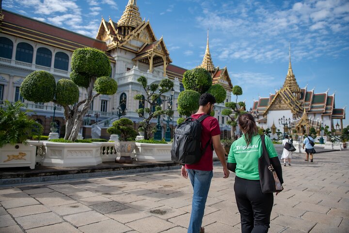 Grand Palace & Wat Phra Kaew Walking Tour with Professional Guide