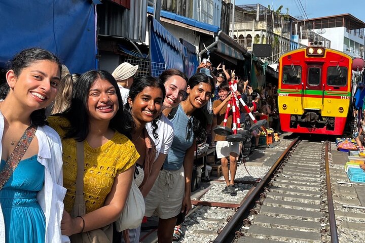 Floating and Railway Markets Private Tour