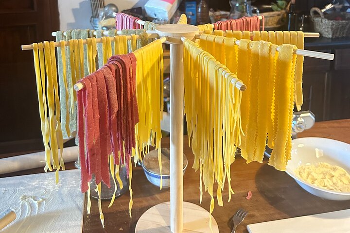Private Home-Made Pasta Cooking Class in Pisa.