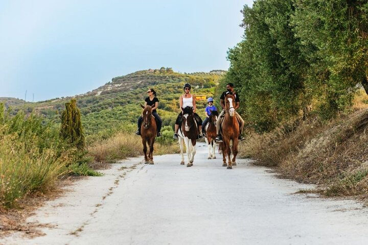 Crete Finikia and Giouchtas Mountains Horse Riding Tour with Lunch