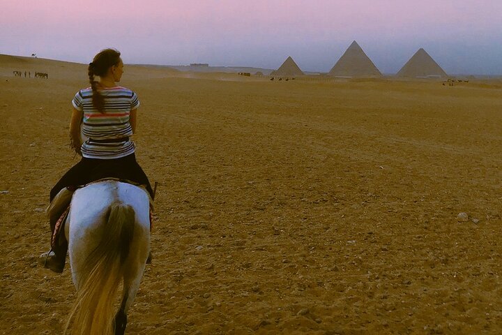 Sunrise Horseback Ride Around the Pyramid of Giza