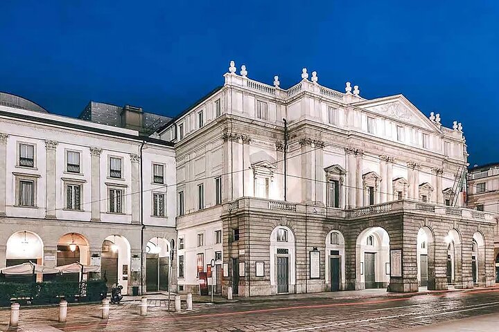 Milan's Opera Gem and La Scala Guided Walking Tour