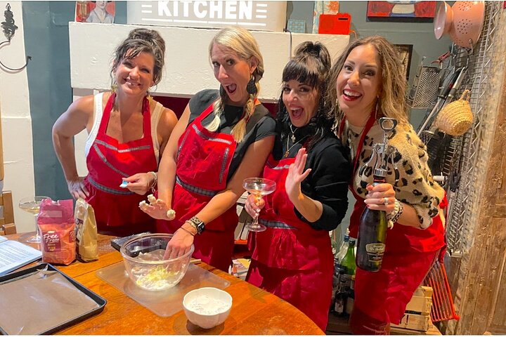 Traditional Scottish Cooking Class & Dinner with Edinburgh Local