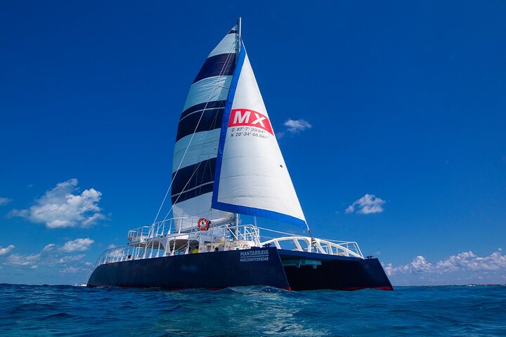 Isla Mujeres Catamaran Cruise Snorkel and Transportation Included