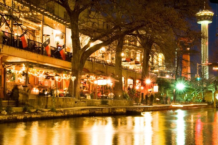 San Antonio Night Riverwalk Walking Tour with Tower of Americas