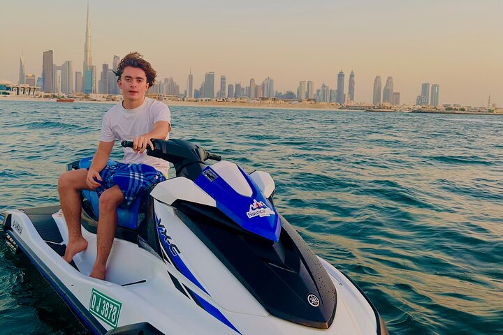 Jet Ski : Admire the Skyline & the Majestic Burj Khalifa 30 MIN