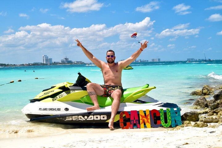 Jet Ski Ride on the Cancun Coast 30 Minutes