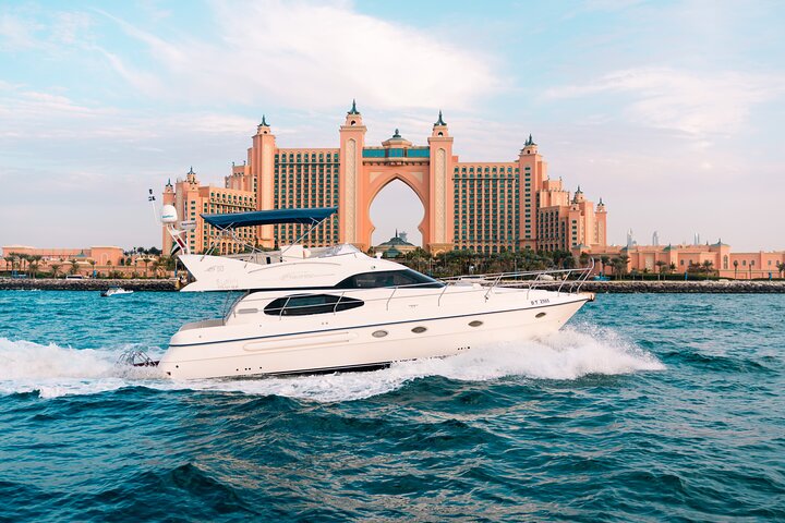 2 Hours Dubai Luxury Private 50ft Yacht Tour with Sightseeing