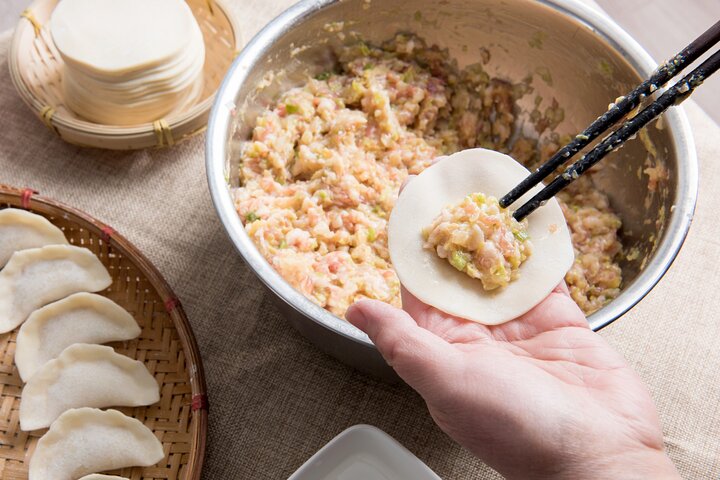 Dumpling Cooking Class and Local Market Tour