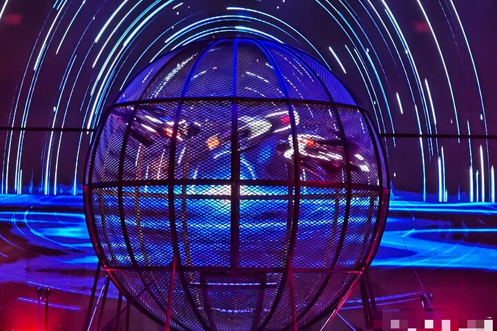 Beijing Acrobatic Show at Regal Palace Theatre (Qin Le Gong）